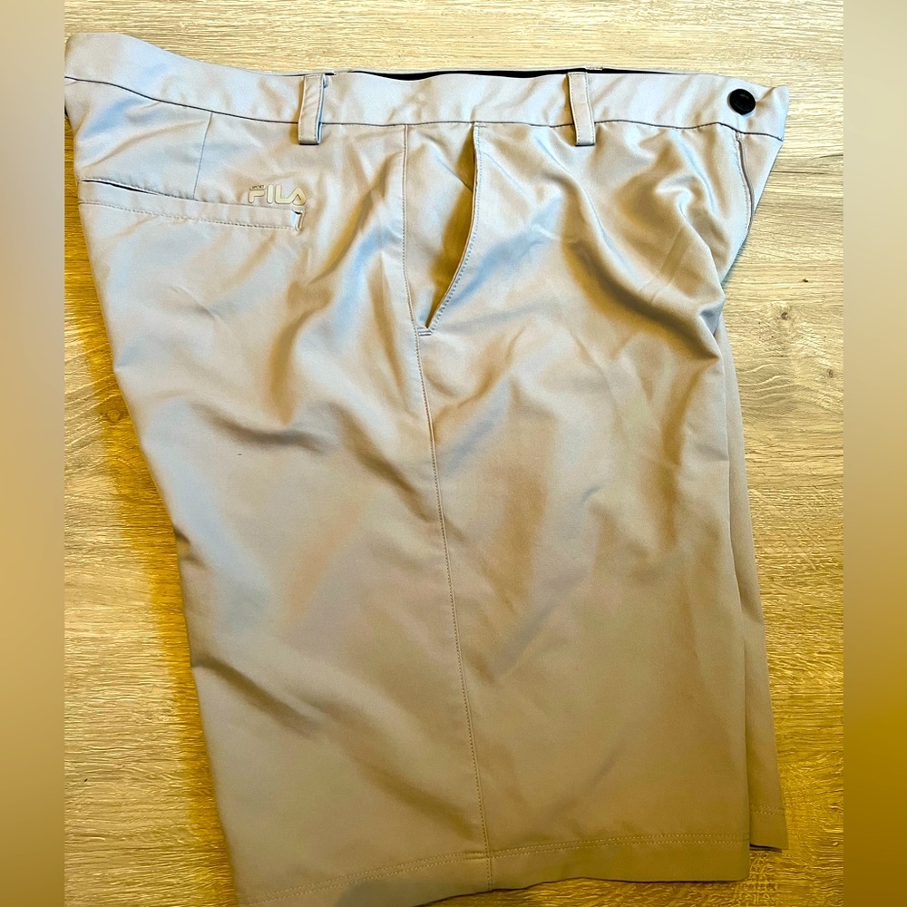 Mens Fila golf shorts size 34